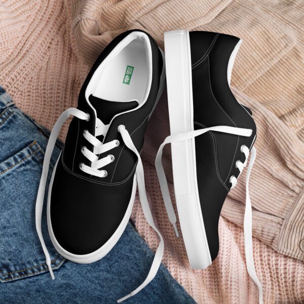 Men’s lace-up canvas shoes